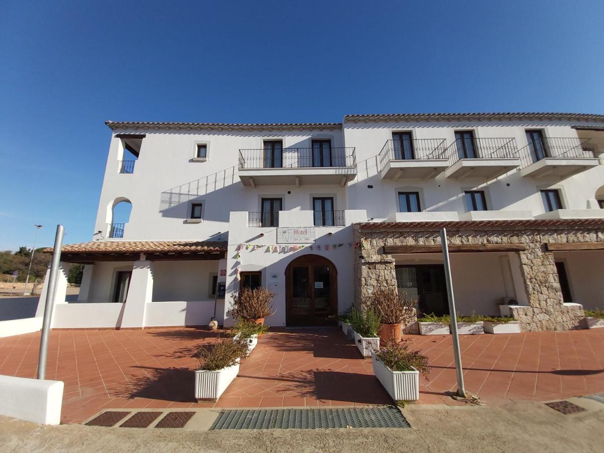 Hotel Il Faro Di Molara Porto San Paolo  Exterior foto